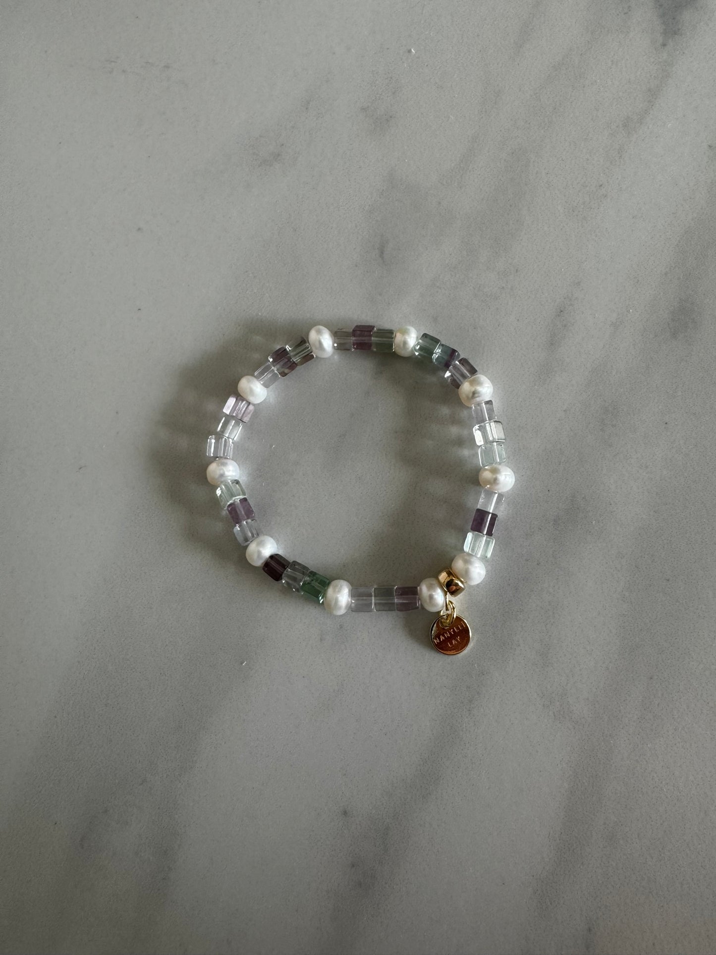 Fluorite and pearls stretch bracelet